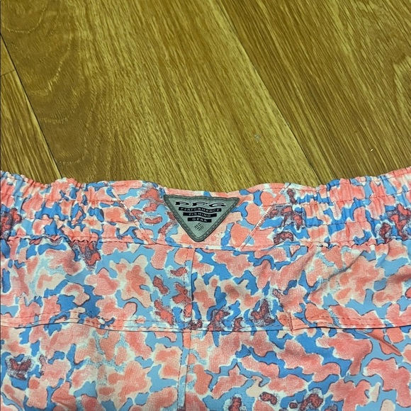 Columbia Women's Athletic Shorts - Pink and Blue Pattern has pockets large - Picture 5 of 5